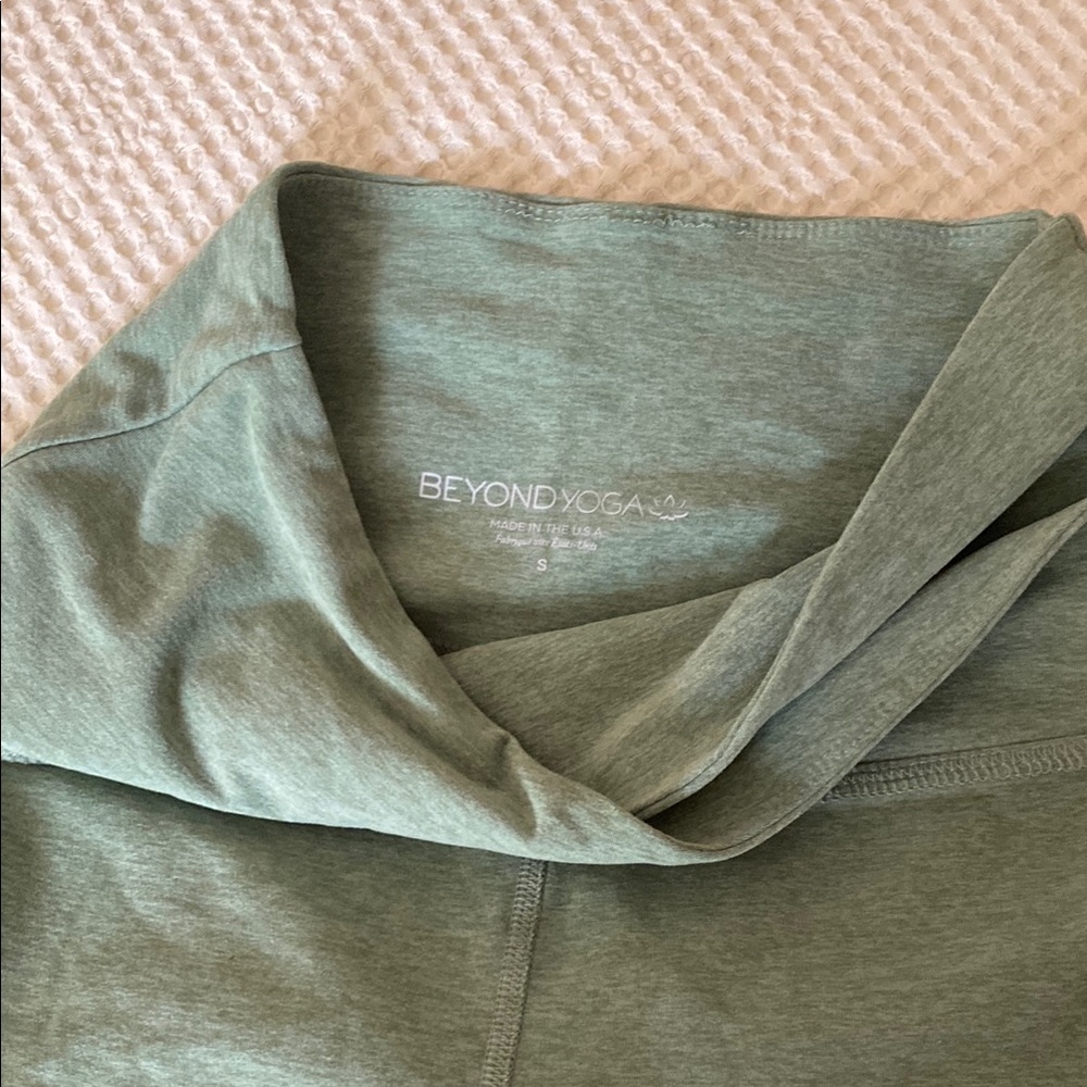 Beyond Yoga Green Leggings